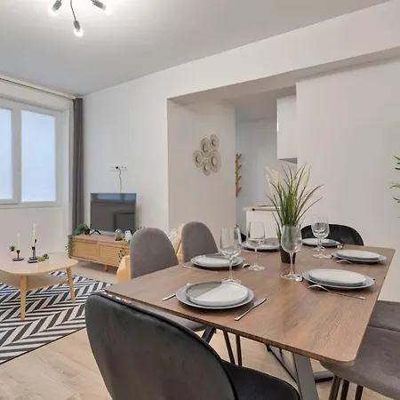 Hauteville Charming Apartment Grands Boulevards - 6P * Parigi
