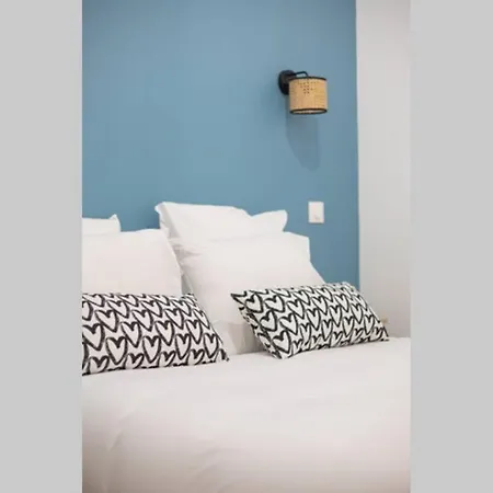 Hauteville Charming Apartment Grands Boulevards - 6P * Parigi